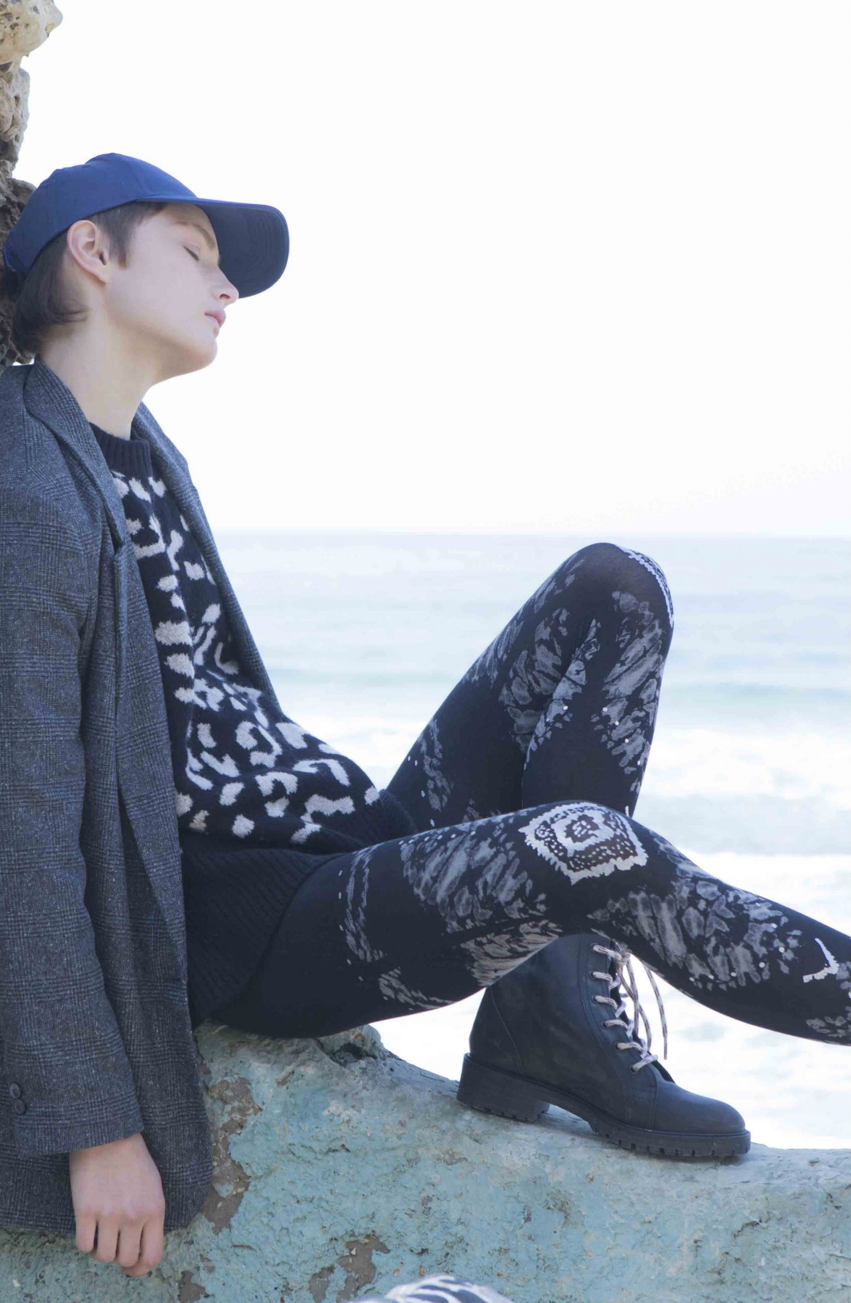 Womens-Black-Opaque-Print-Tights-r433-bgs2-Hosierydirect